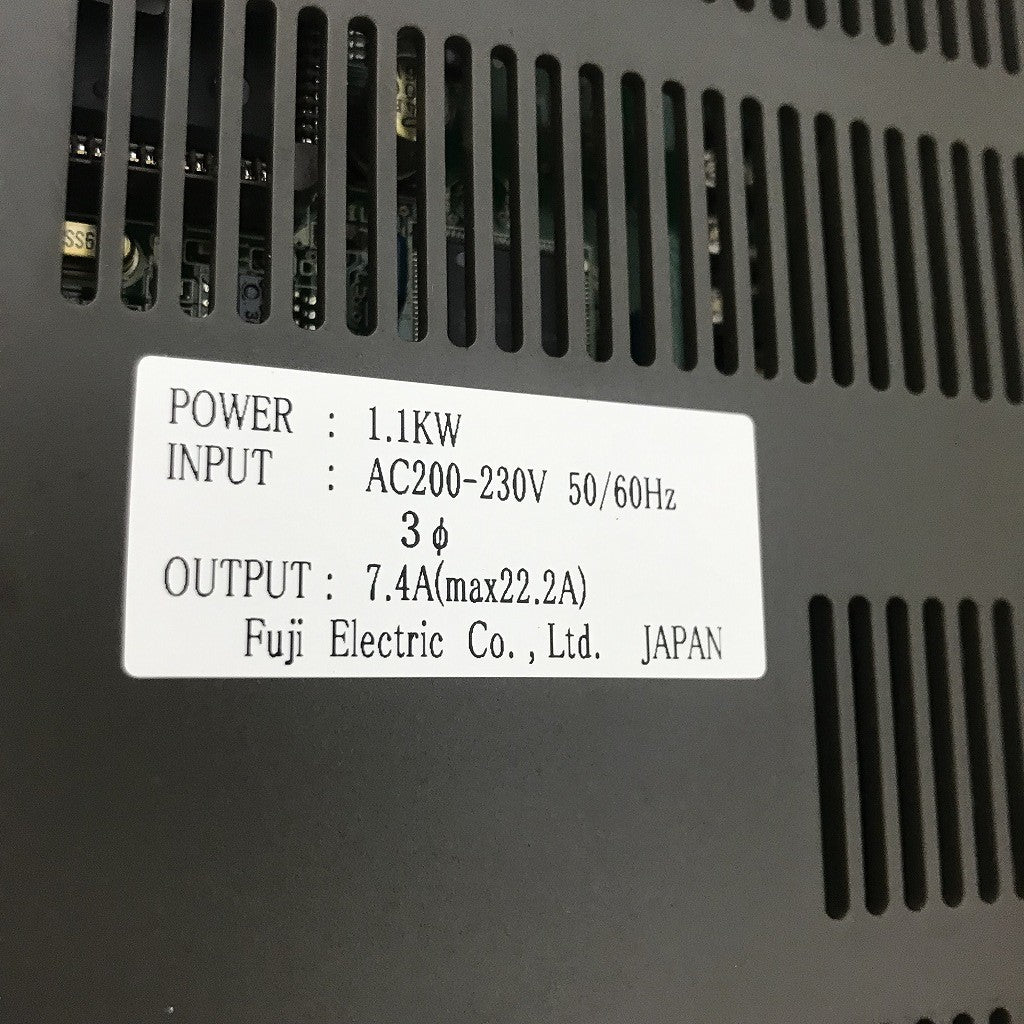 富士電機　サーボアンプ　RYE1.1P-ZA1