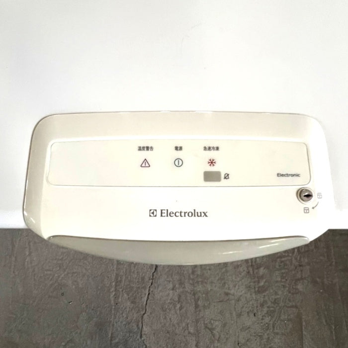 Electrolux　家庭用冷凍庫　BNF3000