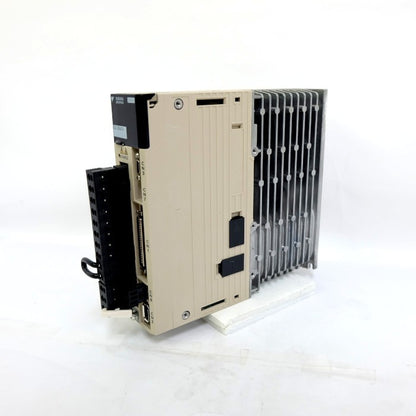 安川電機　ACサーボパック　SGDV-2R8A01A