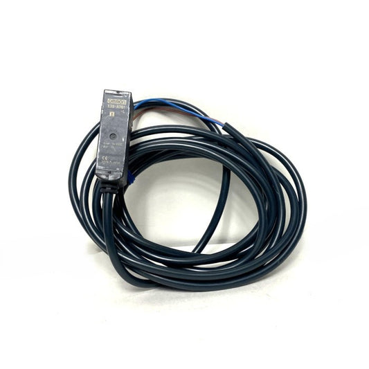 オムロン　光電スイッチ　E3S-AT61-L