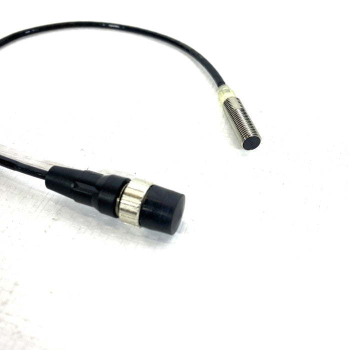 オムロン　耐油近接センサー　E2ER-X2D2-M1TGJ