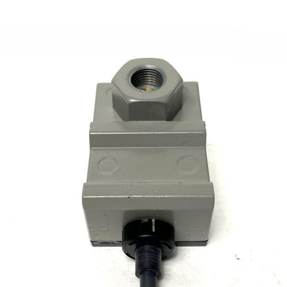 オムロン　圧力センサー　E8EB-01B