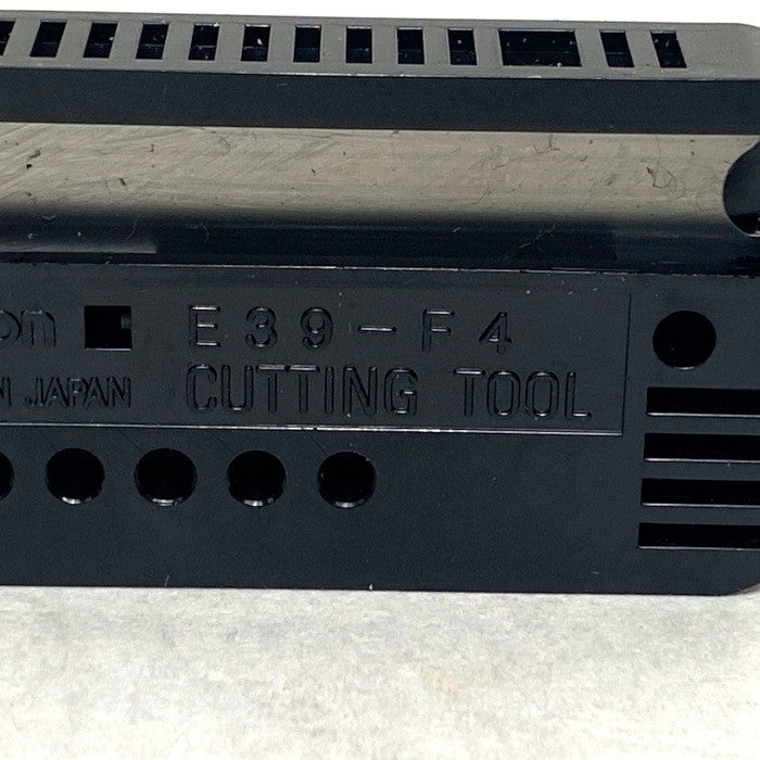 オムロン　ファイバーセンサー　E32-T24S