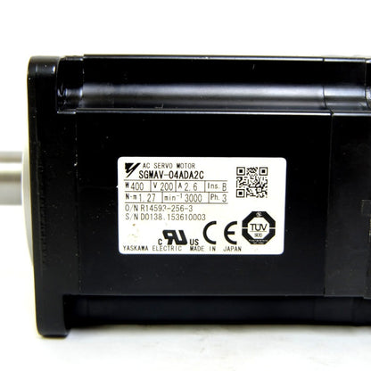 安川電機　回転型サーボモータ　SGMAV-04ADA2C