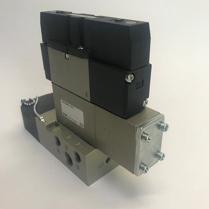 SMC　ソレノイドバルブ　VF2-4-FPG-D-3PZ,VVFS2000-22A-1,NVF2000-1　セット