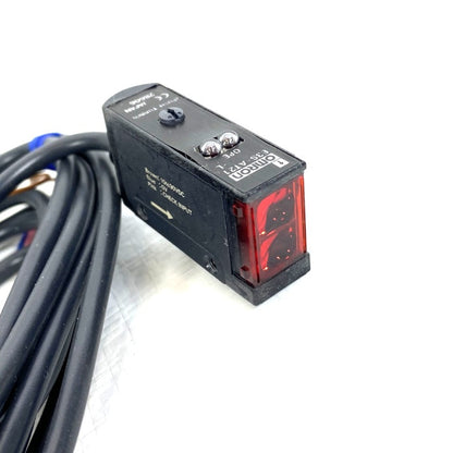 オムロン　アンプ内蔵光電センサー　E3S-AT21-L