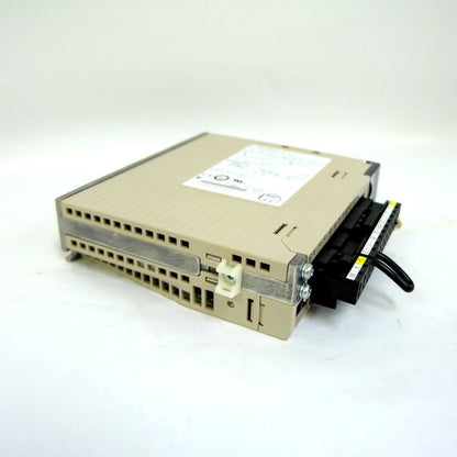 安川電機　Σ-Vシリーズ アナログ電圧・パルス列指令形サーボパック　SGDV-1R6A01A