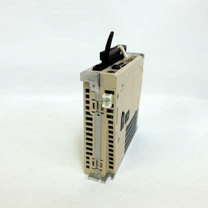安川電機　サーボパック　SGD7S-1R6A20A