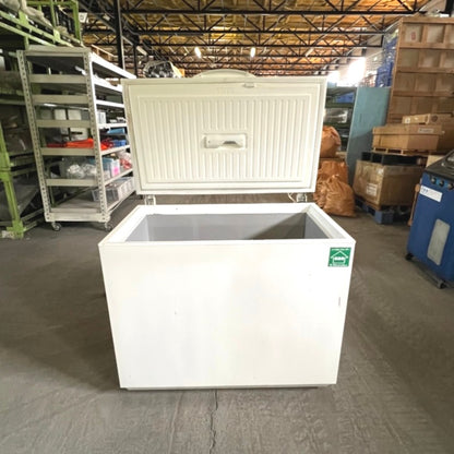 Electrolux　家庭用冷凍庫　BNF3000