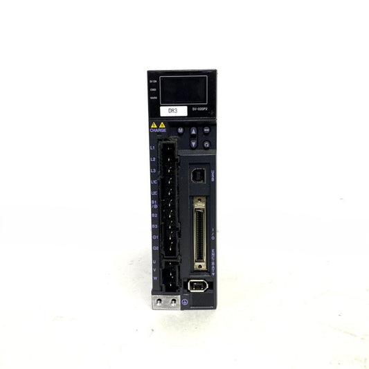 キーエンス　ACサーボアンプ　SV-020P2