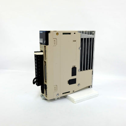 安川電機　サーボパック　SGD7S-R90A00A