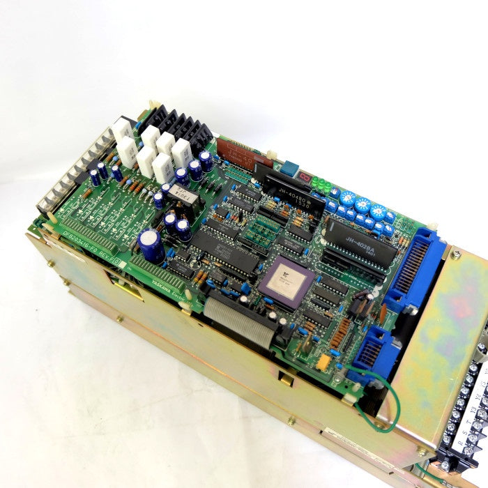 YASKAWA　サーボアンプ　CACR-SR09TZ0SM