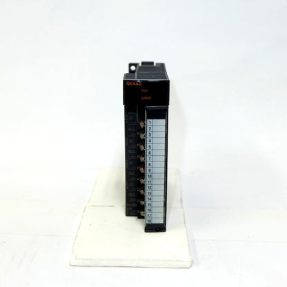 三菱電機　アナログユニット　Q64AD