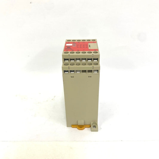 オムロン　セーフティーリレーユニット　G9SA-301