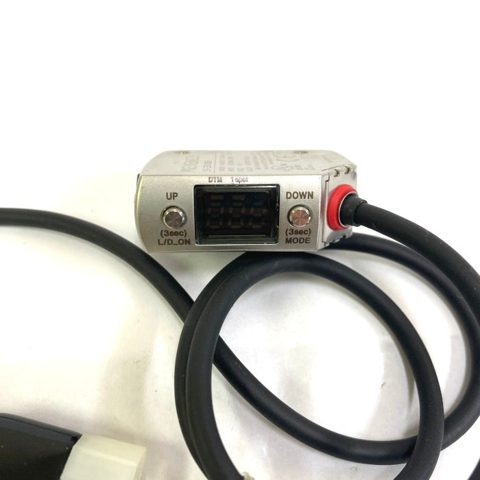 キーエンス　アンプ内蔵型CMOSレーザーセンサ　LR-ZB100N