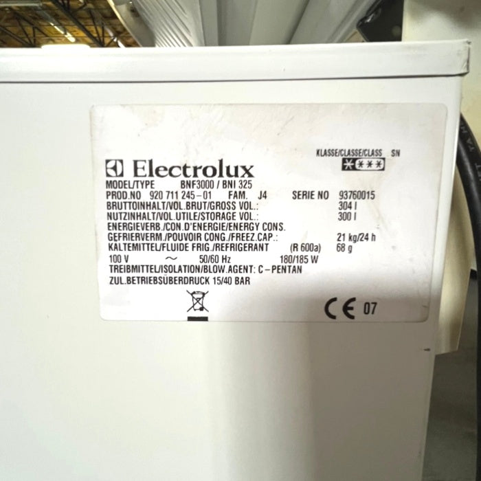 Electrolux　家庭用冷凍庫　BNF3000