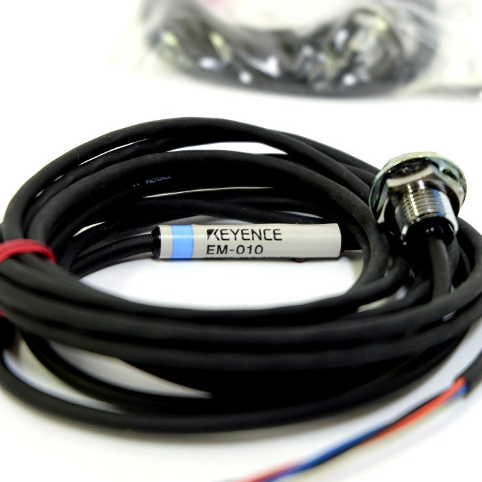 キーエンス　近接SW　EM-010　３個セット