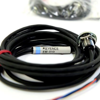 キーエンス　近接SW　EM-010　３個セット