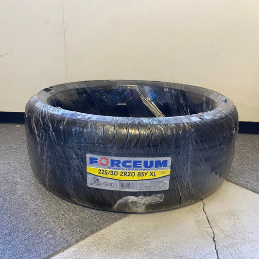 FORCEUM　タイヤ　225/30 ZR20 85Y XL