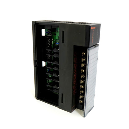 三菱電機　トライアック出力ユニット（全点独立タイプ）　A1SY28A