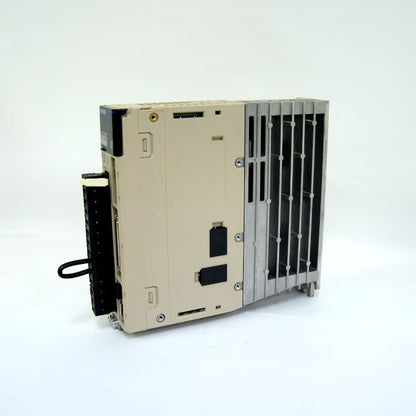 安川電機　サーボパック　SGD7S-2R8A00A