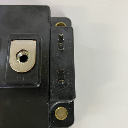 富士電機　パワーサプライ　2MBI300N-120　ネジ欠品