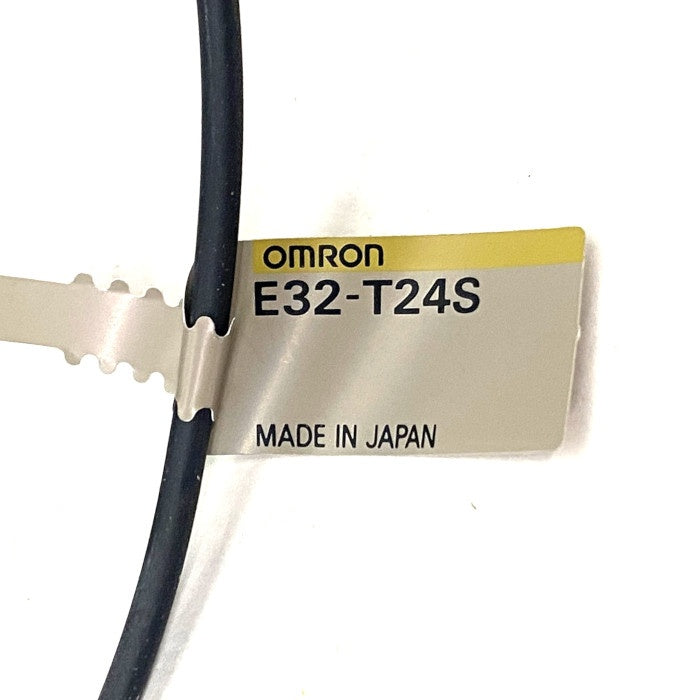 オムロン　ファイバーセンサー　E32-T24S