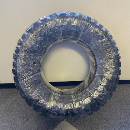 FORCEUM　タイヤ　235/75 R15 104/101Q
