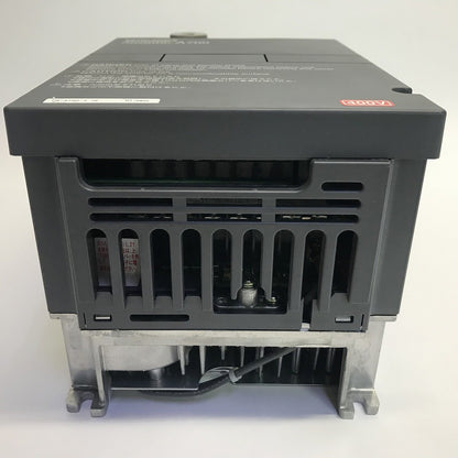 三菱電機　インバータ　FR-A740-3.7K