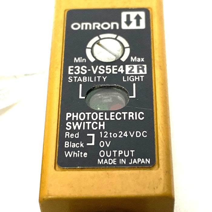 オムロン　光電スイッチ　E3S-VS5E42R